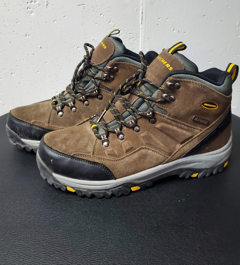 Skechers Men's Tan and Black Outdoor Boots Size 9